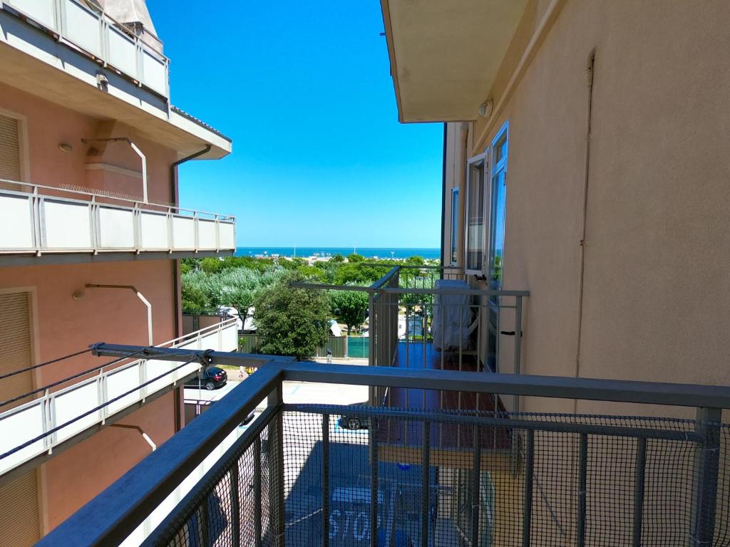 Vista mare laterale dal balcone