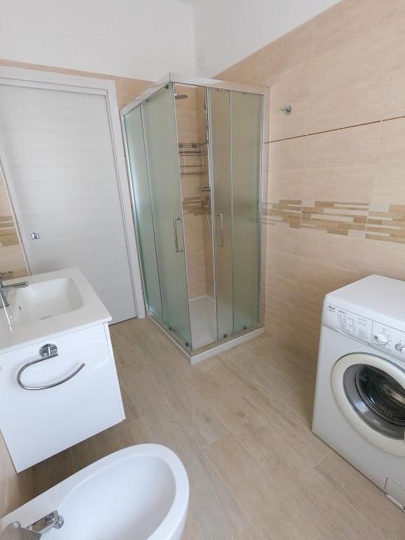 Secondo bagno con lavatrice
